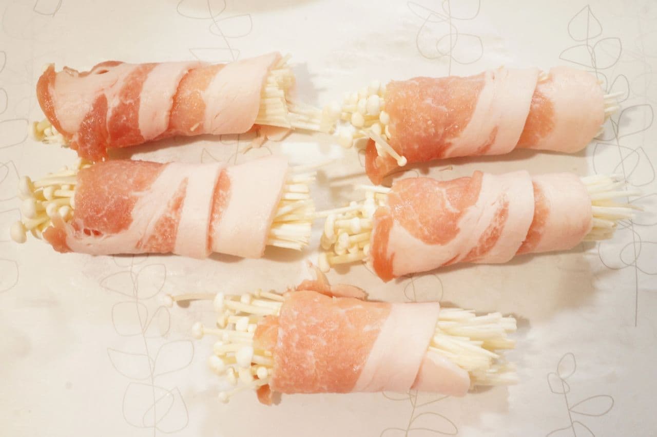 Easy recipe for "Enoki mushrooms wrapped with pork