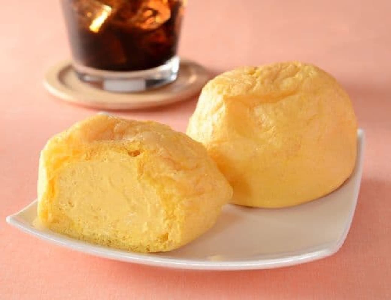 Mango puffs with a soft and fluffy dough