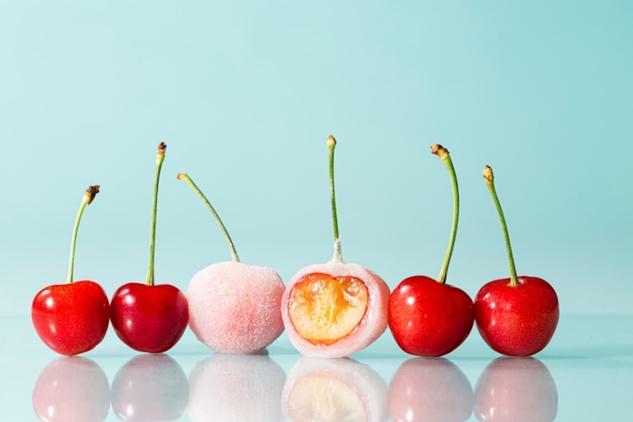 KAMEYA MANNENDAI "Blessing of seasonal fruit - cherries