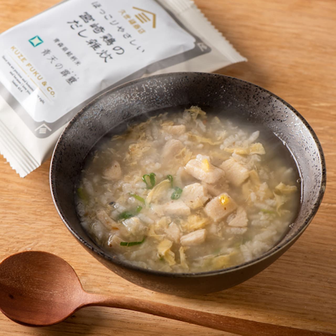 Kusefuku Shoten "Dusty and gentle Miyazaki chicken dashi zosui" (rice porridge with broth)