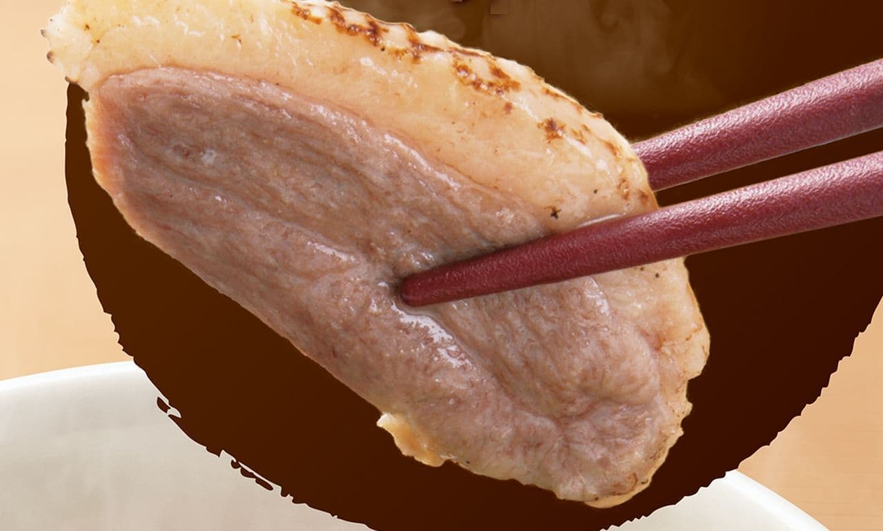 なか卯「鴨うどん」 むね肉 もも肉 つくねの3種類を使用し鴨の旨みを存分に堪能できる冬の定番メニュー