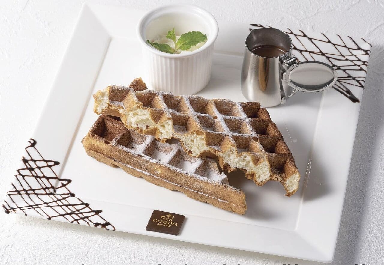 GODIVA cafe AEON LakeTown mori" to offer new menu item "Brussels Waffle" for the first time in a Godiva cafe.