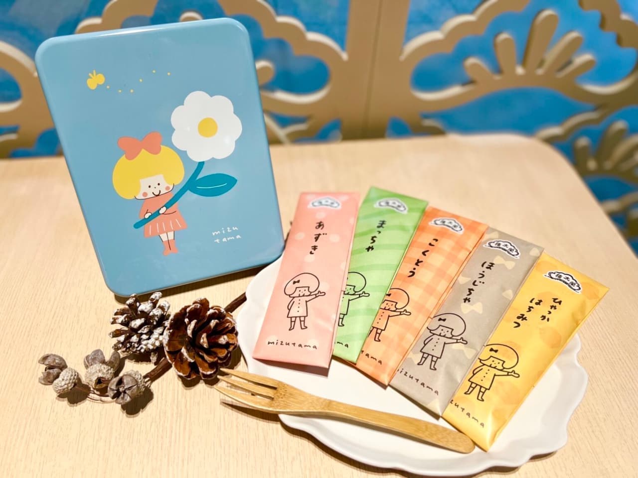 Eitairou Sohonshiki "Hana to Gyokan (flower and girl): 5-pack of handmade yokan (azuki bean, brown sugar, green tea, hojicha green tea, and hyakka honey)