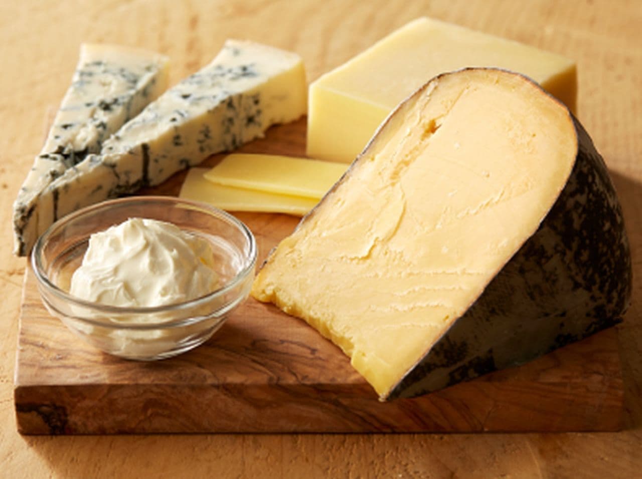 ルタオから 世界一のチーズを使ったプレミアムチーズタルト「ルモンドデュフロマージュ」