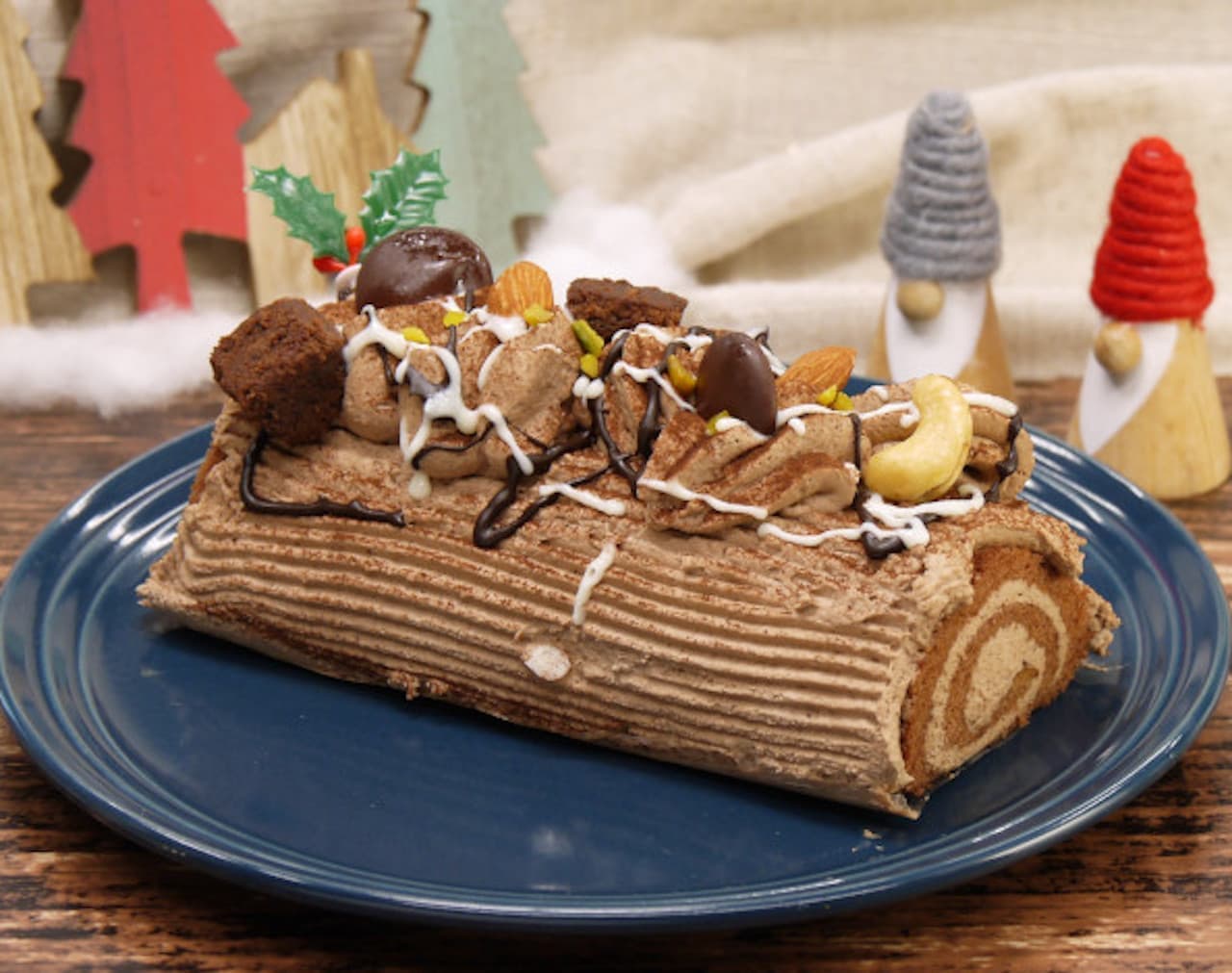 Aeon Christmas sweets "Buche de Noel with 3 kinds of Belgian chocolate cream