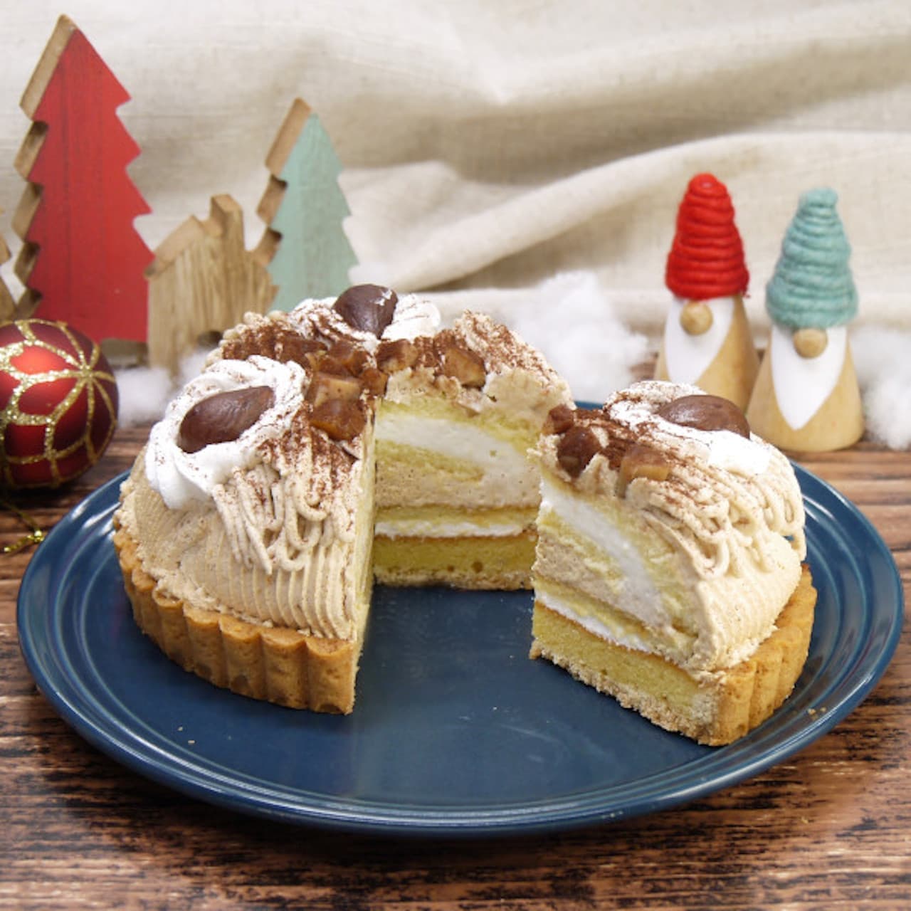 Aeon Christmas Sweets "Zuccotto-style Mont Blanc Tart