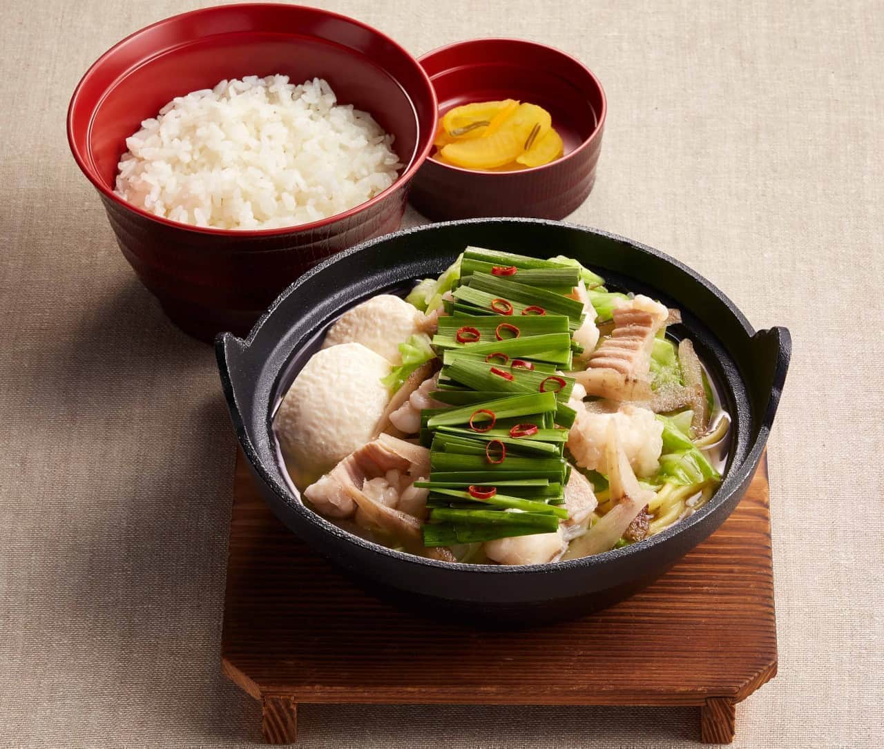 Joyful "Hakata Motsunabe Set Meal with Champon Noodles