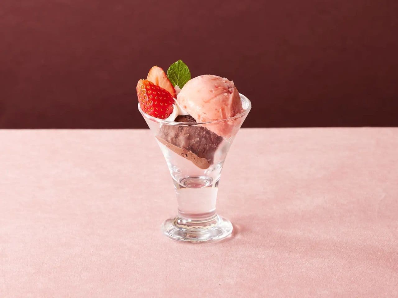 Cocos "Strawberry Sherbet & Chocolate Ice Cream"
