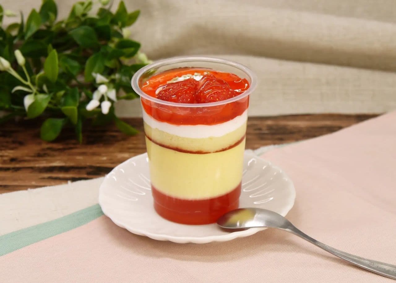 Aeon Select Sweets "6-layer Strawberry Parfait