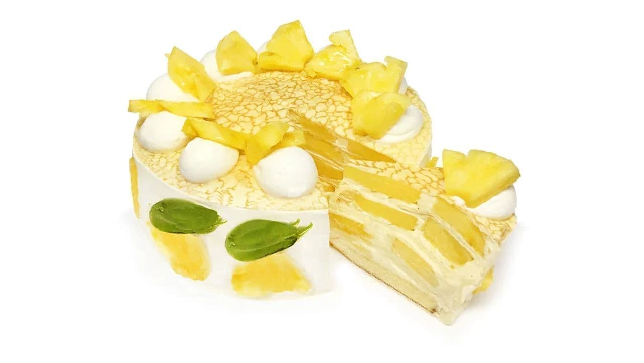 Cafe COMSA "Mille Crepe with Pineapple and Mango Cream"