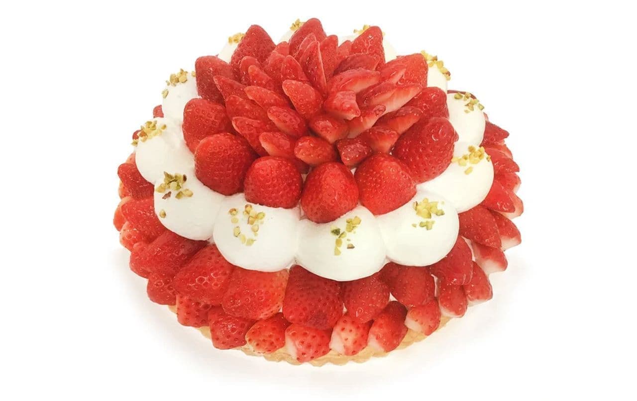 Cafe COMSA "Pistachio Mousse Cake with Strawberry "Yarin" from Tadakane Farm in Chichibu City, Saitama Prefecture