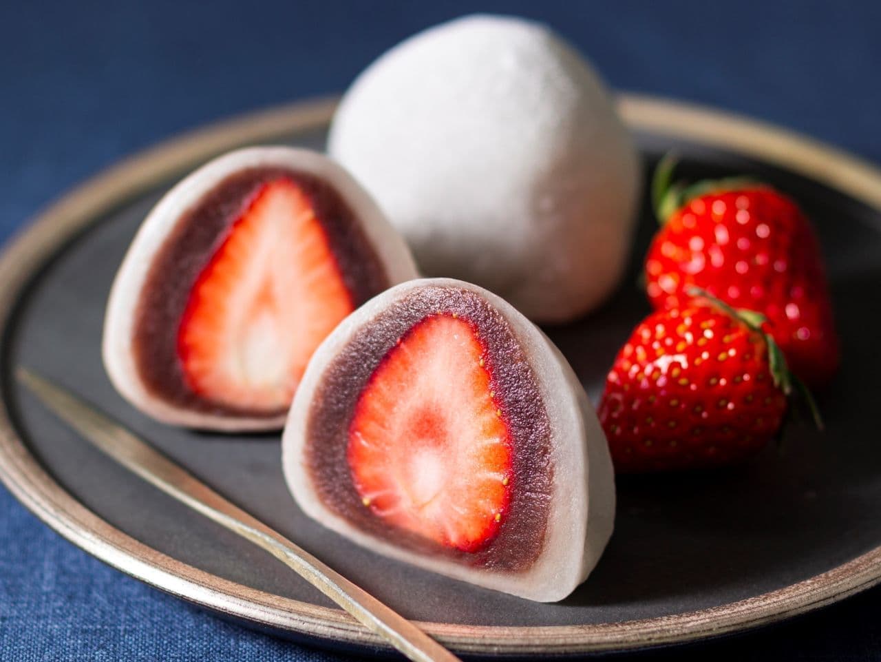 Kameya Mannendo Spring "Strawberry Sweets" 2023! "Seasonal Navona Strawberry Cream" and "Strawberry Daifuku".