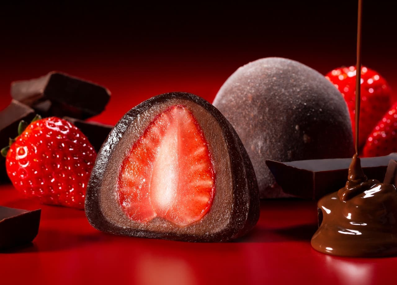 Kameya Mannendo "Chocolat Strawberry Daifuku