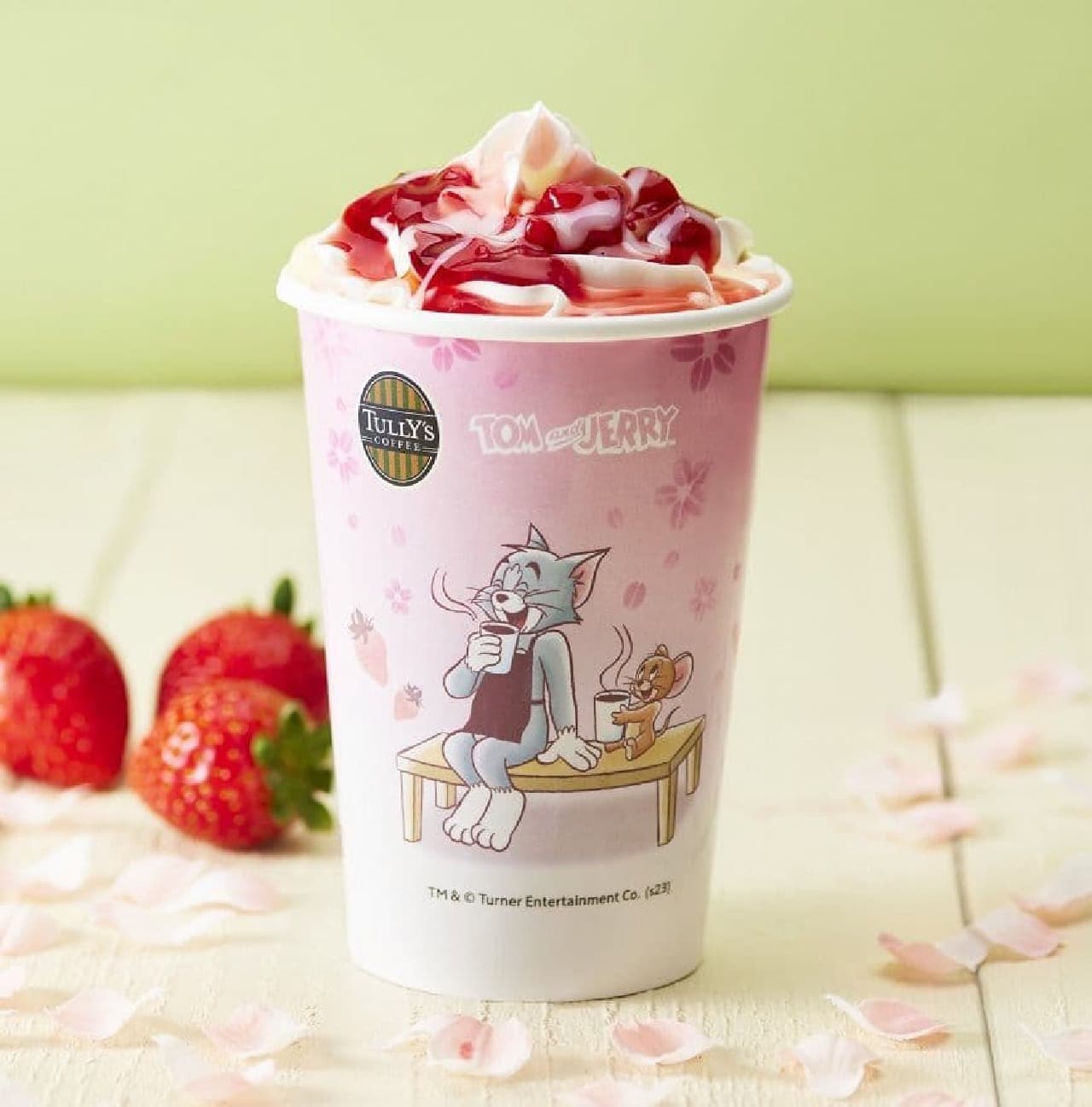 Tully's Coffee "Tom & Jerry & TEA Cherry-scented Strawberry Royal Milk Tea".