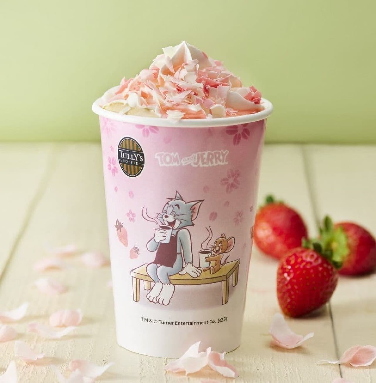 Tully's Coffee "Tom & Jerry: Cherry Blossom Dancing Strawberry White Chocolat Latte".