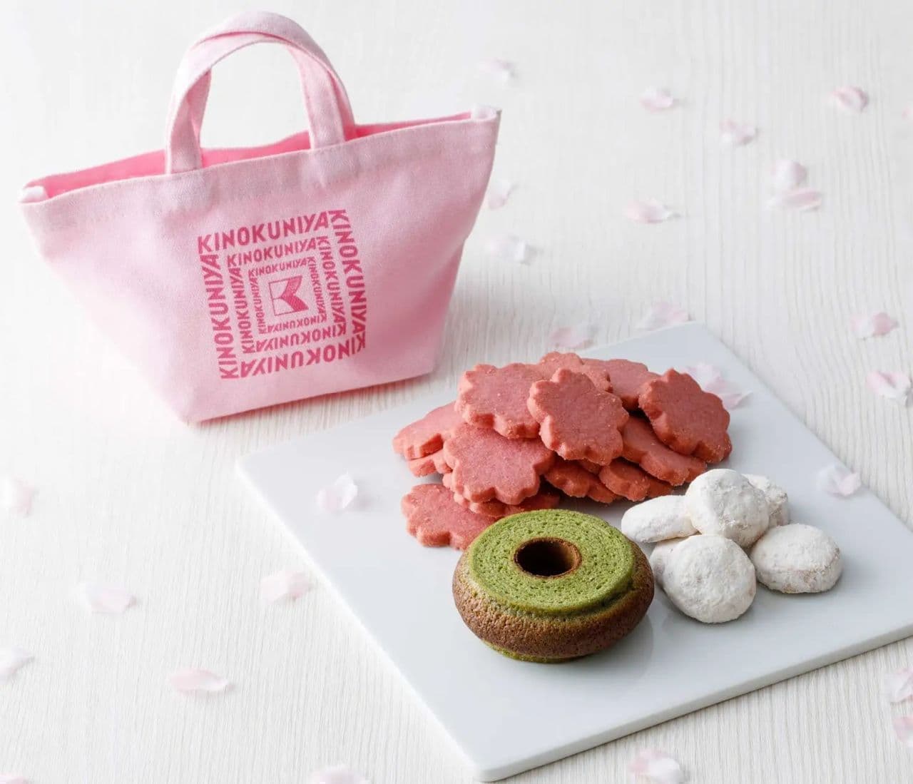 KINOKUNIYA "Sakura Sweets Bag
