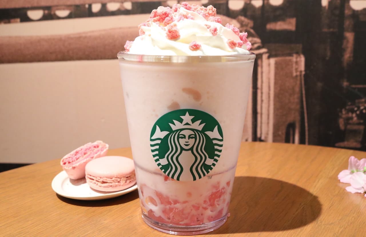Starbucks New Frappé Sakura Blooming Saku Frappuccino
