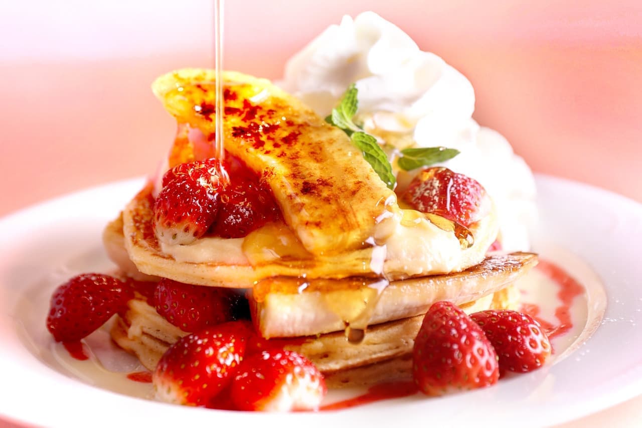 Kua Aina "Strawberry and Banana Brulee Pancakes", "Strawberry Pancake Brulee", "Strawberry Pancake Brulee"