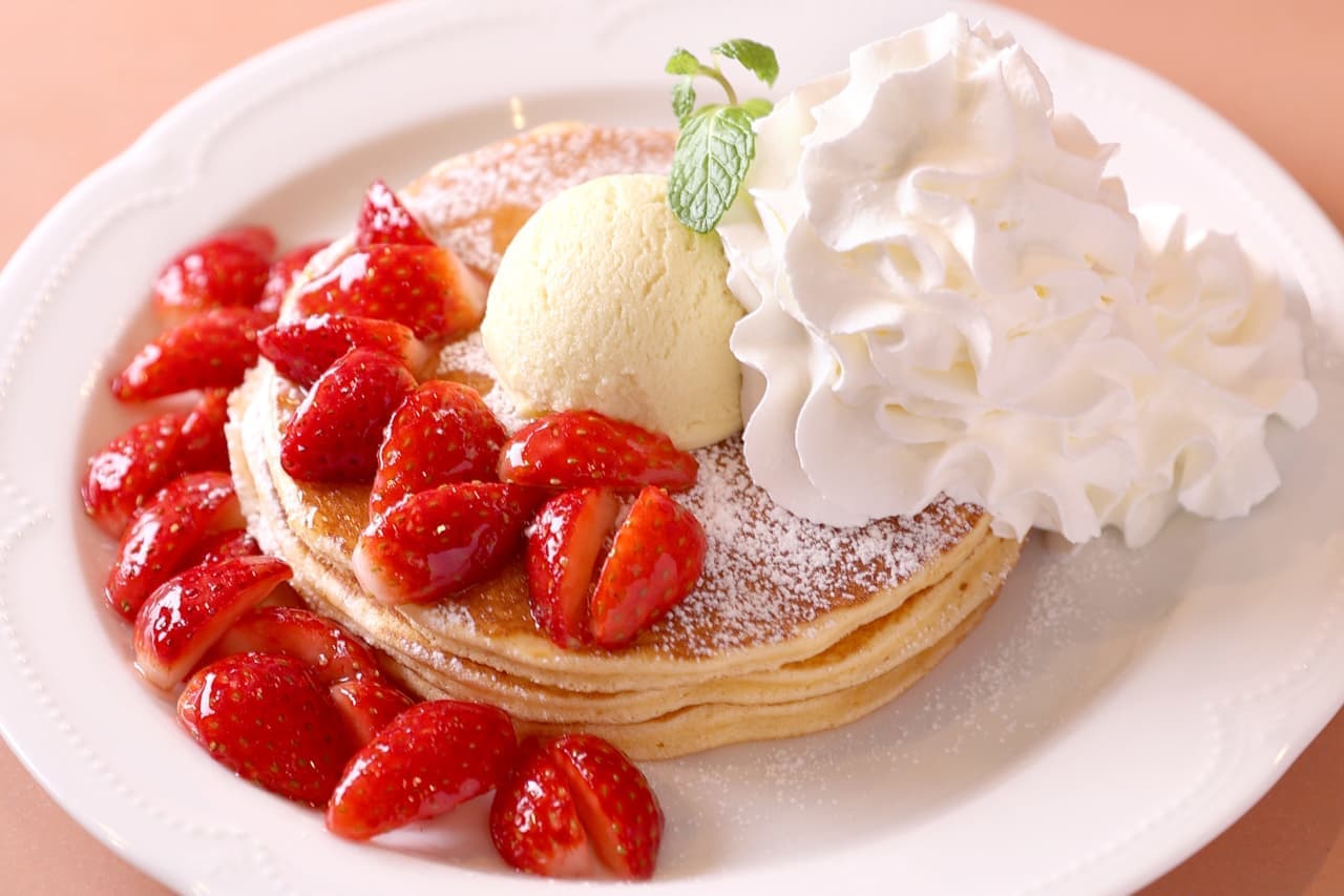 Kua Aina "Strawberry and Maple Pancakes"