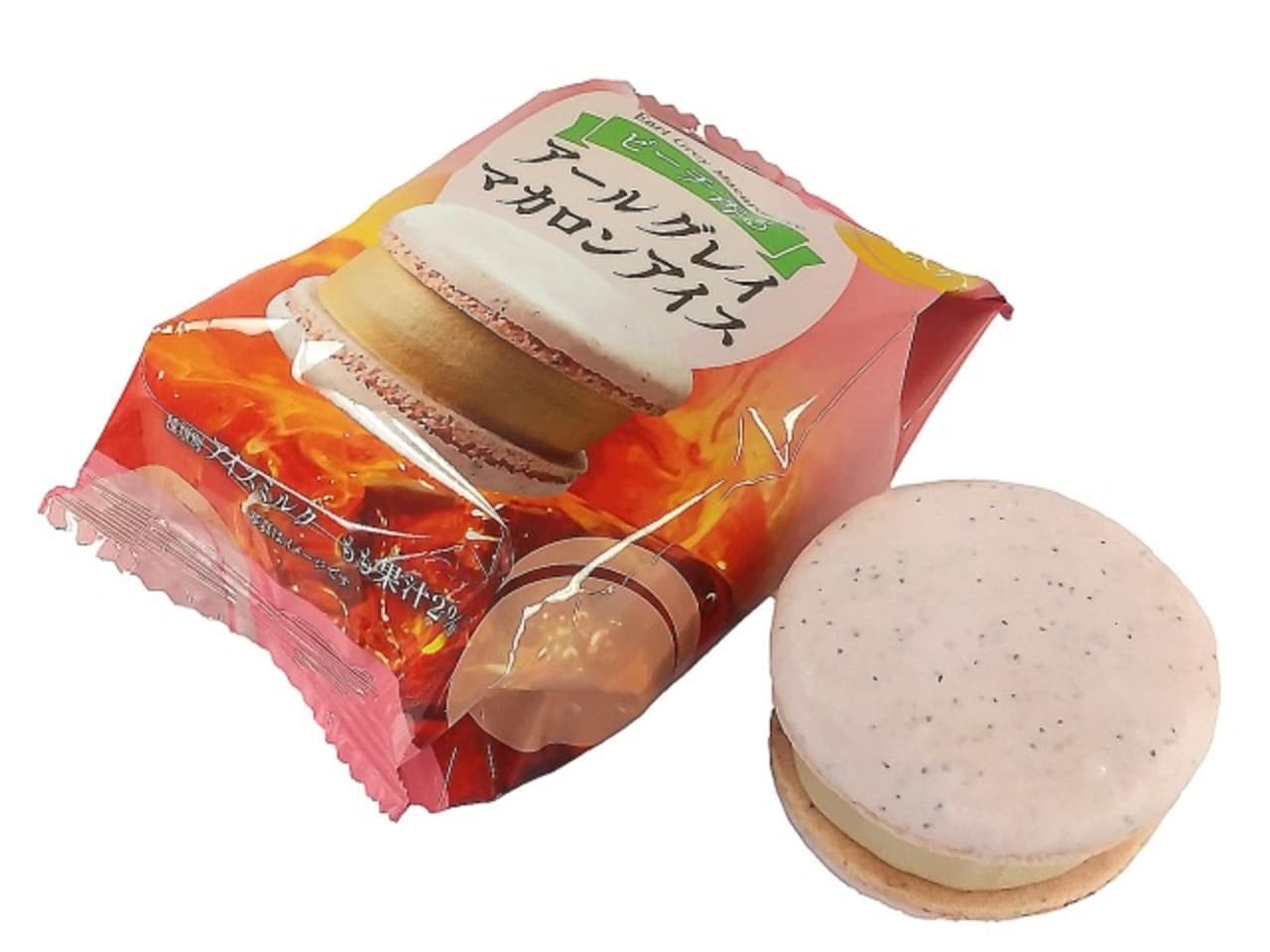 7-ELEVEN "Akagi Peach-Scented Earl Grey Macaroon Ice Cream
