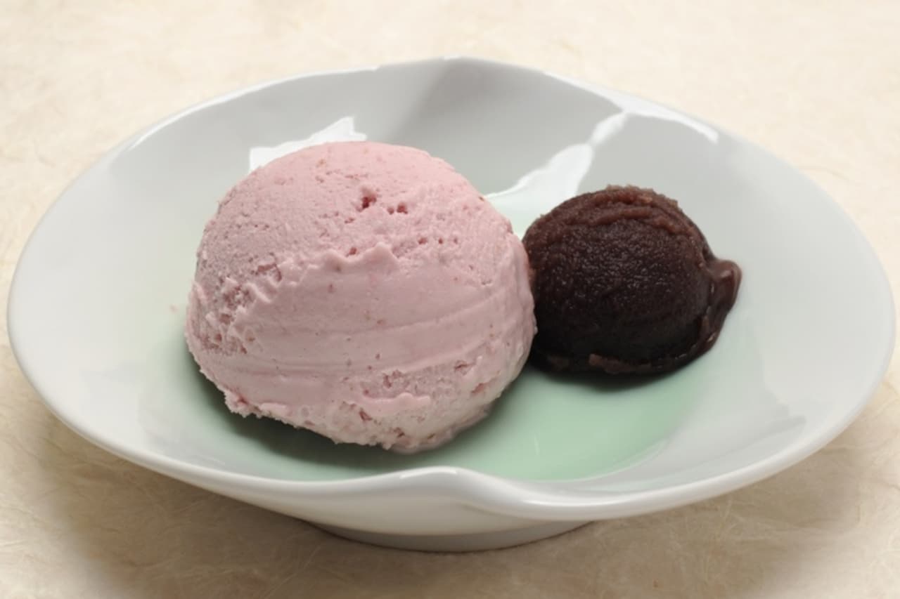 Anmitsu Mihamashi "Sakura Ice Cream