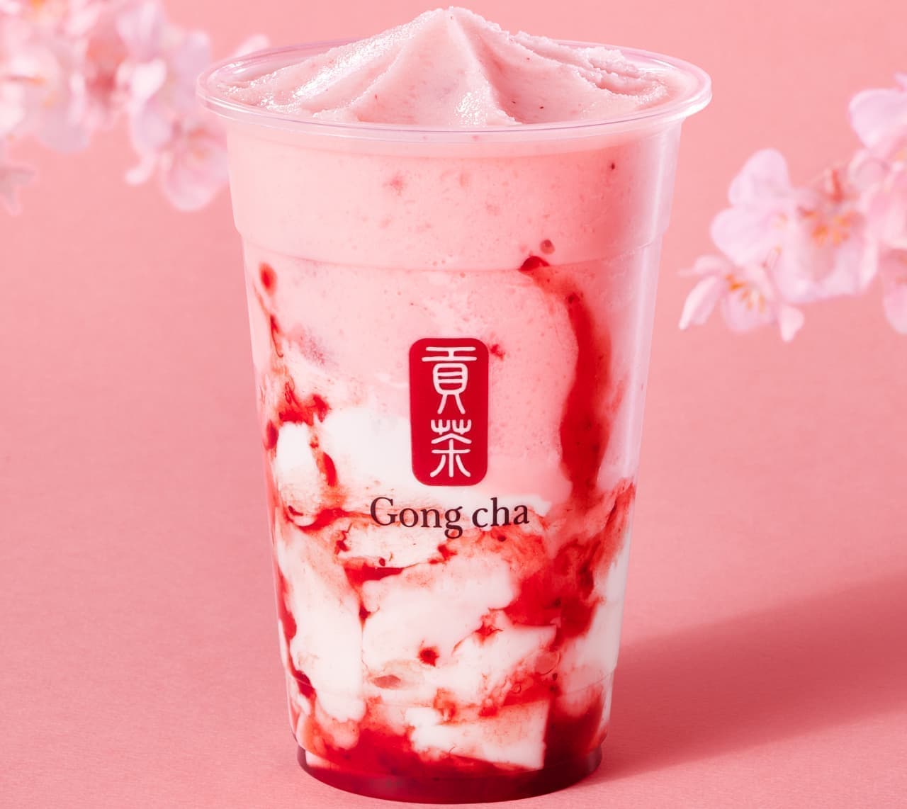 Gong Cha "Strawberry Apricot Frozen Tea".