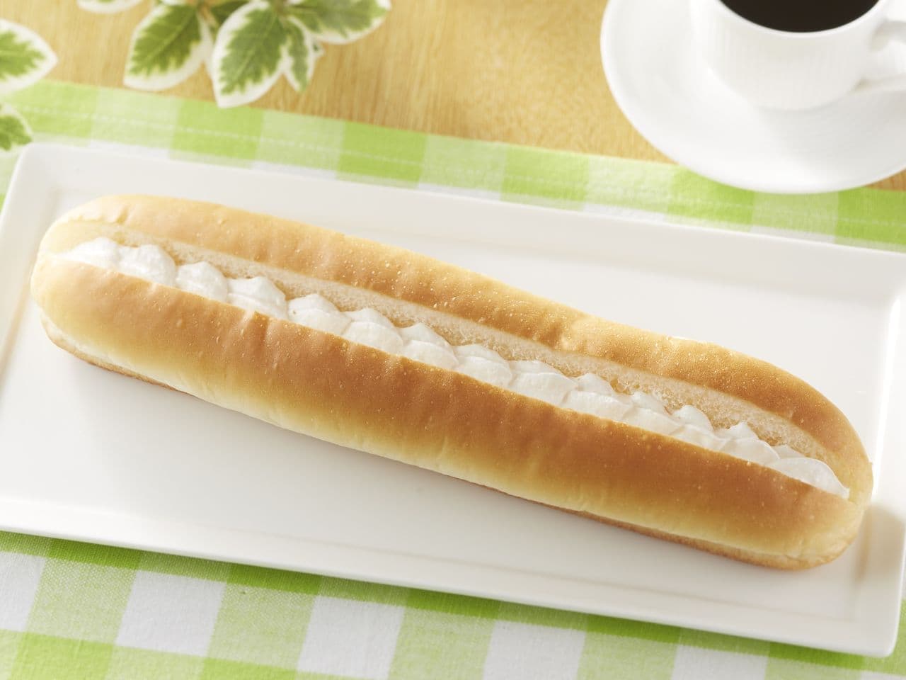 Ministop "Whipped Cream Sandwich (Cream with Milk from Aso, Kumamoto Prefecture)