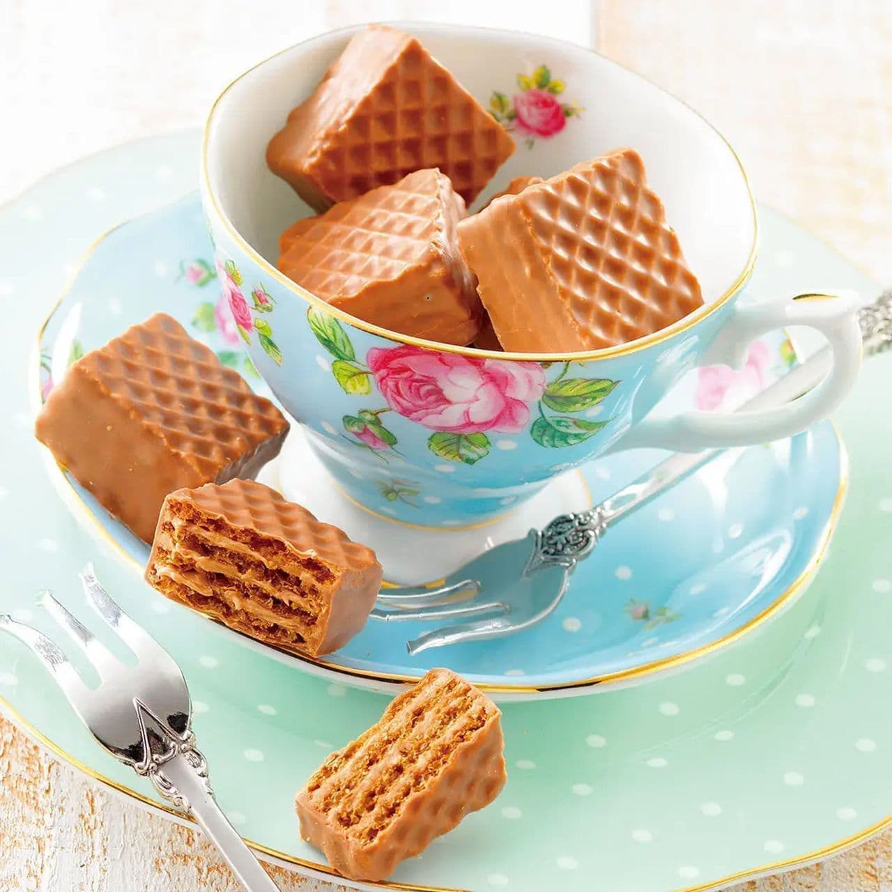 Lloyds "Chocolate Wafer [Black Tea Cream]".