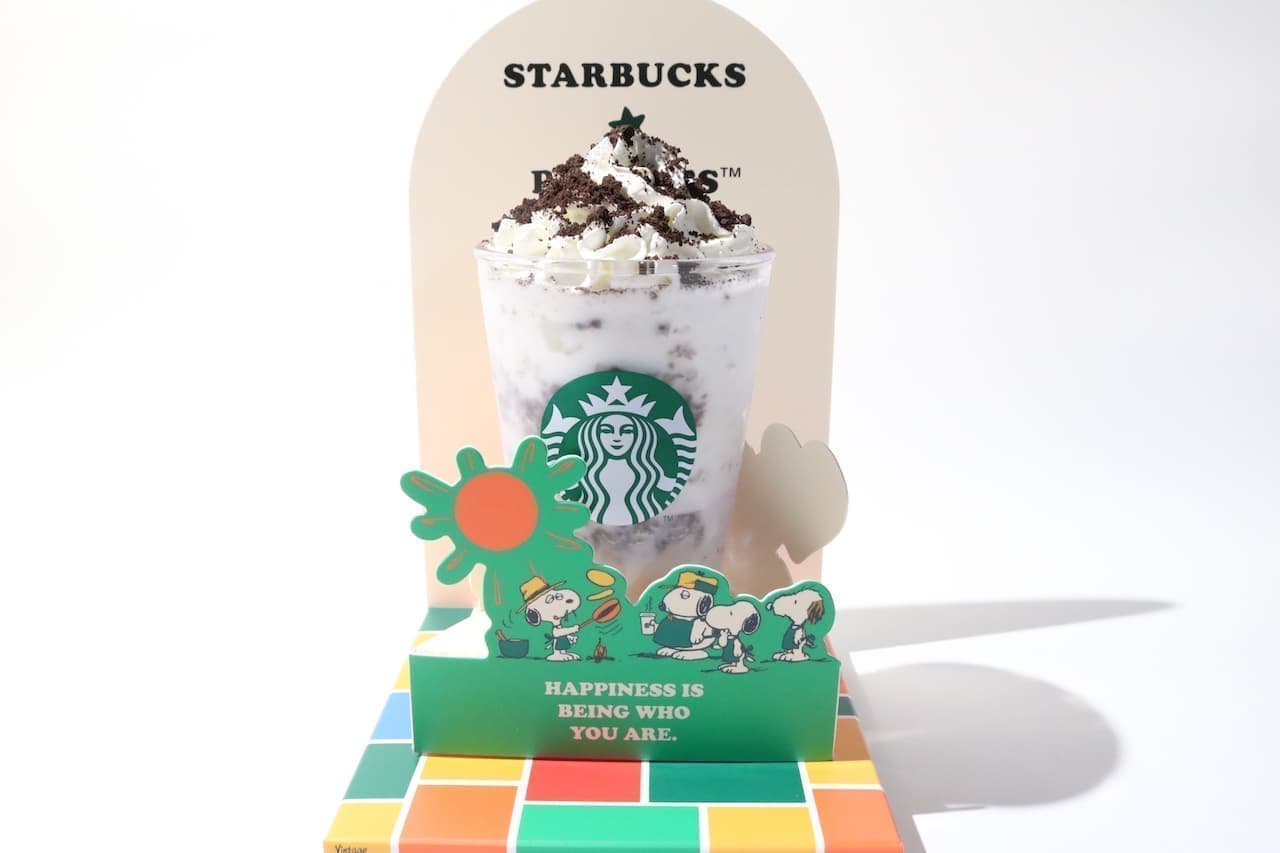 Starbucks New Frappé "Snoopy Vanilla Cream Frappuccino with Crushed Cookie