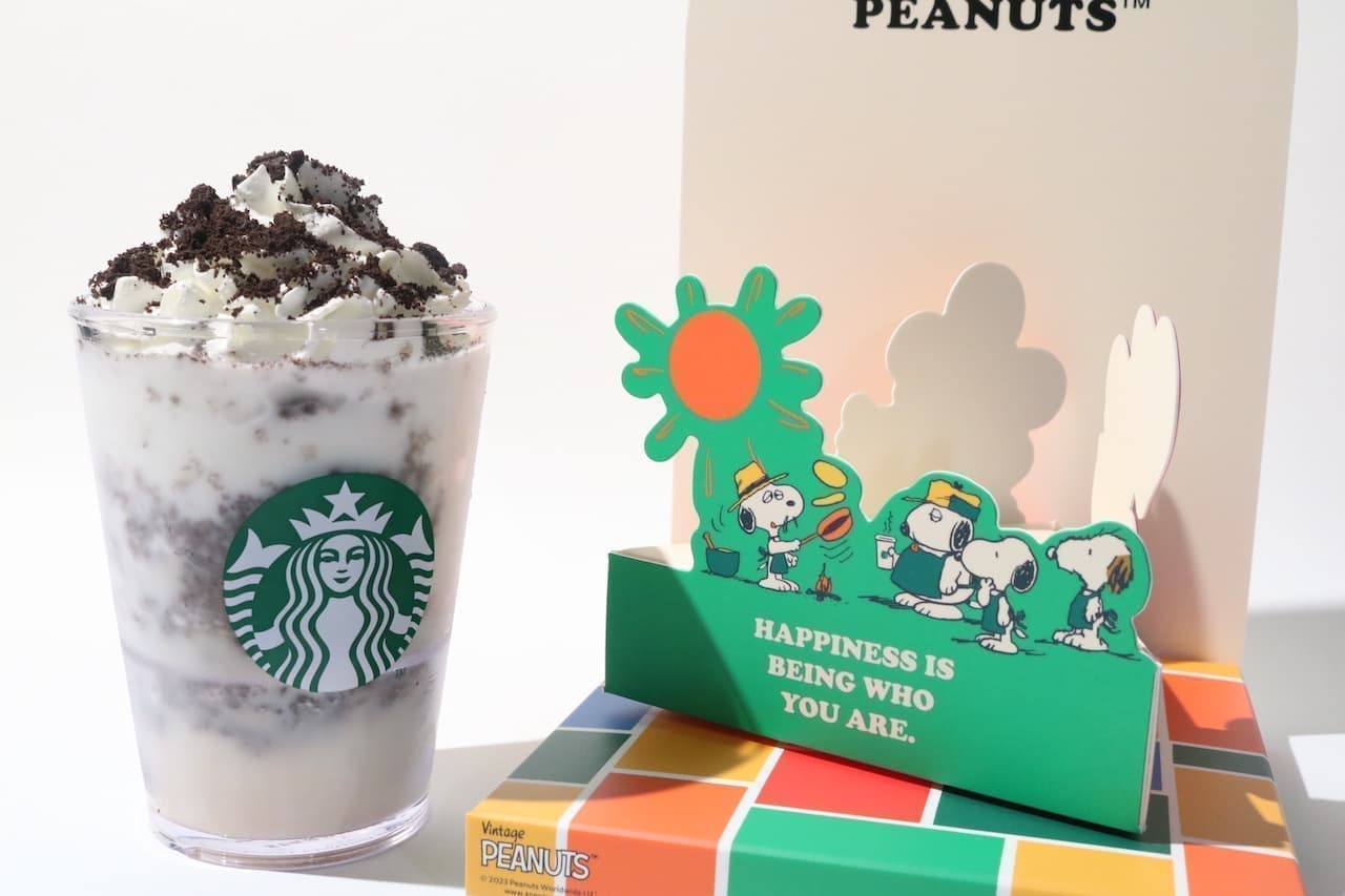 Starbucks New Frappé "Snoopy Vanilla Cream Frappuccino with Crushed Cookie