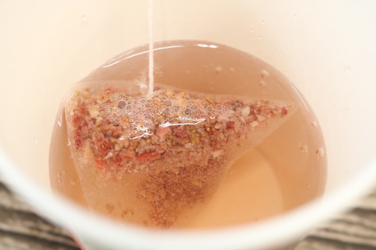 Strawberry tea made only with strawberries