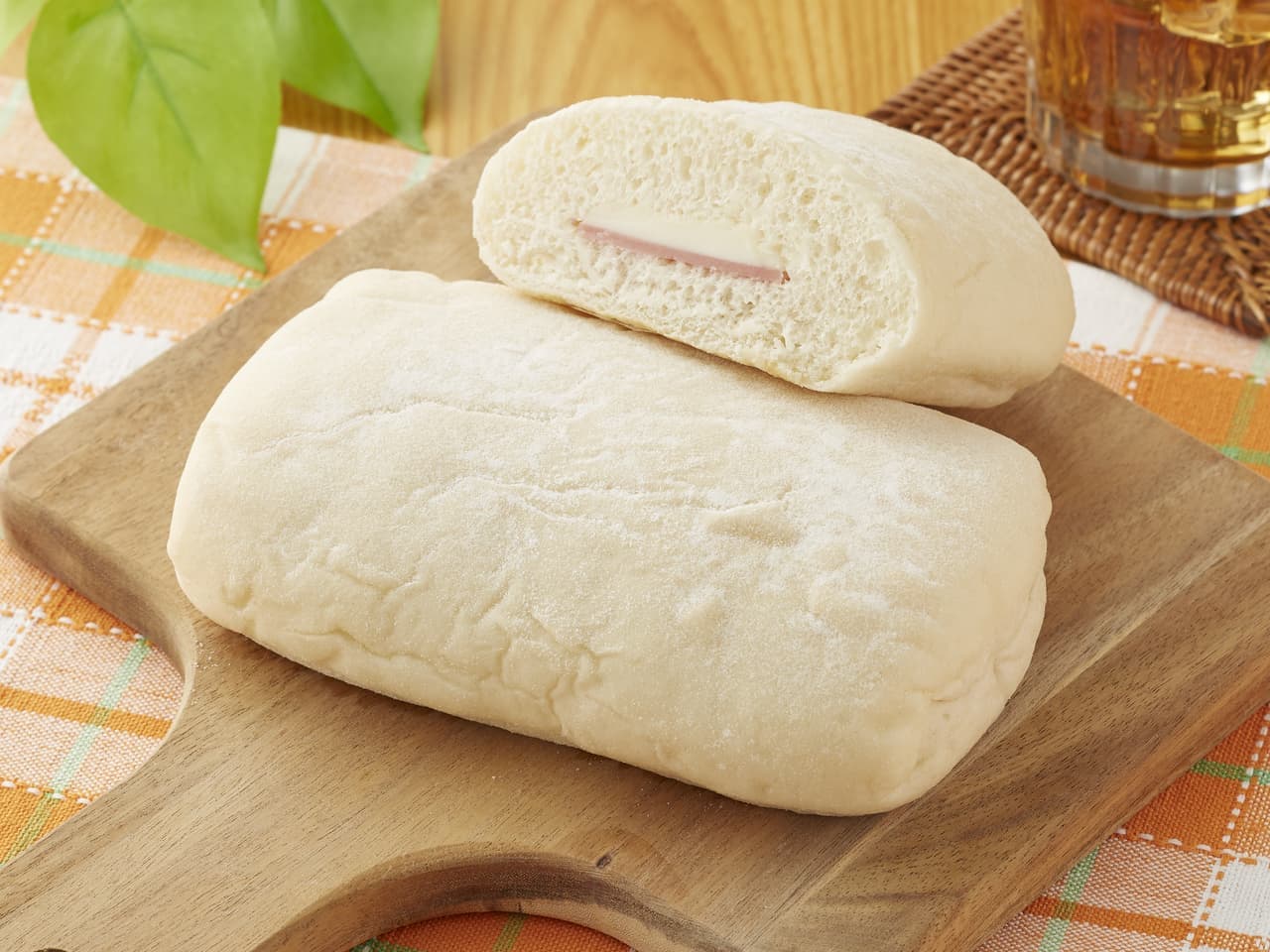 ミニストップ「ハムとチーズのパン（カマンベール風味）商品重量15％増量！」