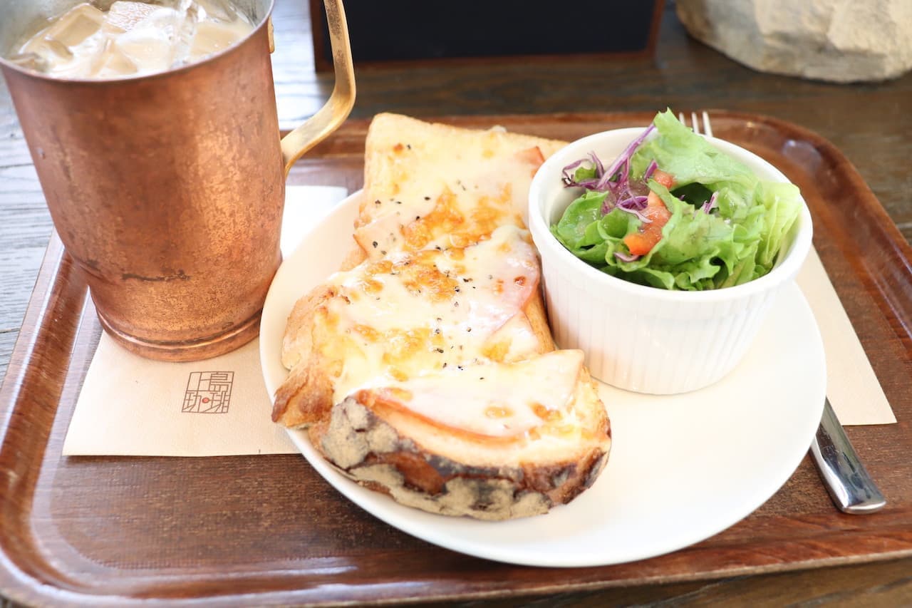 上島珈琲店 モーニング「3種チーズのクロックムッシュ （ミニサラダ付）」