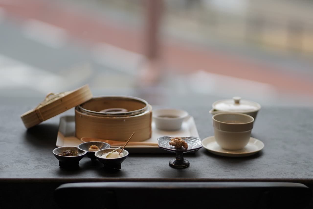 旬菓茶舎日と時季 カフェでは日本茶と和菓子のコース 絶品和菓子と厳選された日本茶を販売