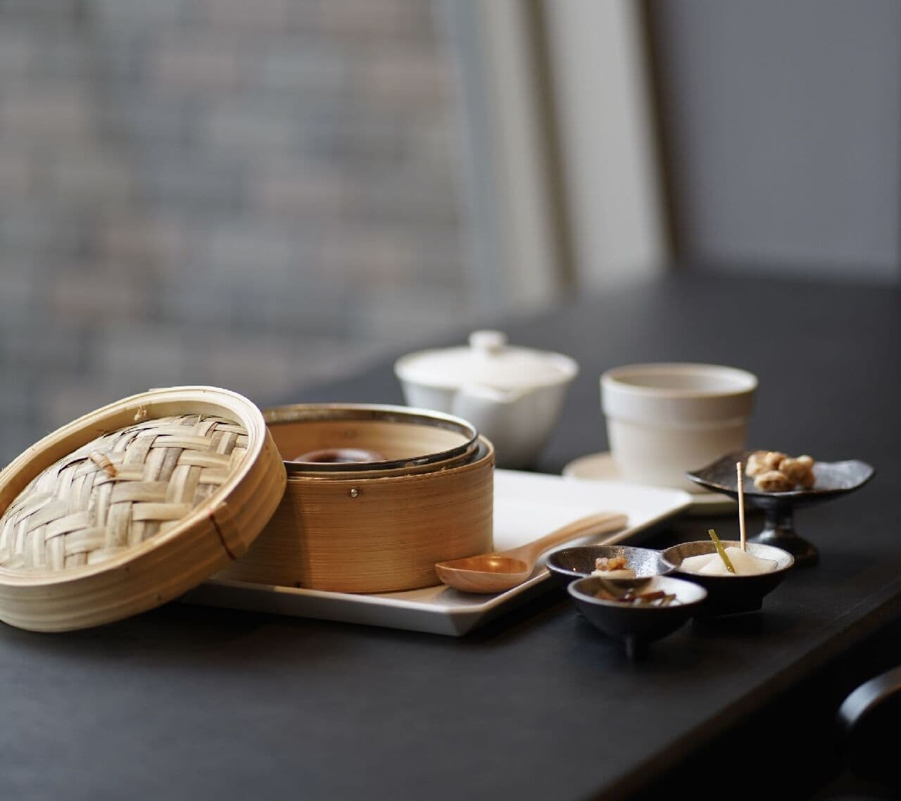旬菓茶舎日と時季 カフェでは日本茶と和菓子のコース 絶品和菓子と厳選された日本茶を提供