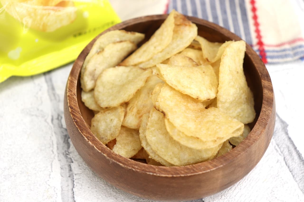 LAWSON Potato Chips - Enchanting garlic flavor for garlic lovers
