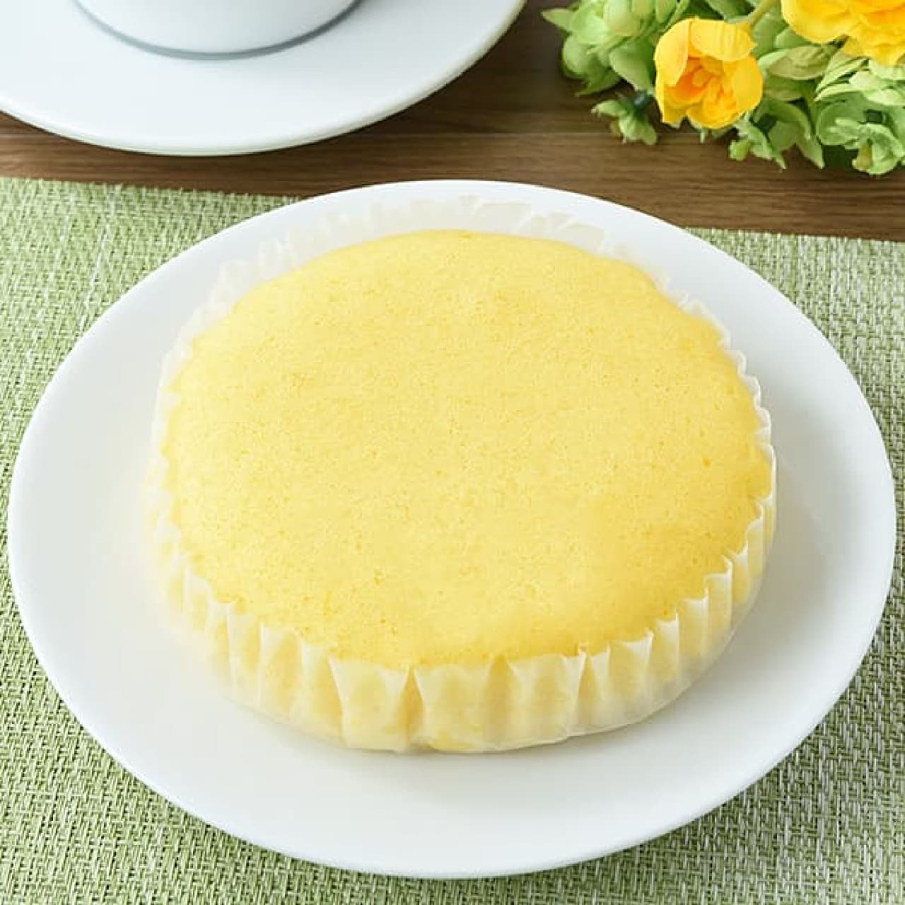 FamilyMart "Lemon-scented soft steamed cake