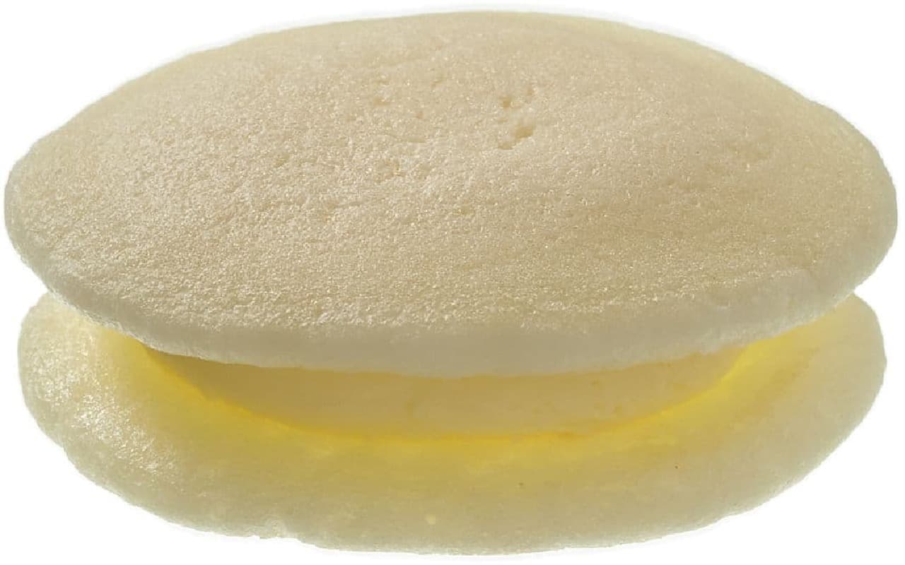 7-ELEVEN "Fluffy Rare Cheese Doras with Hokkaido Cream Cheese
