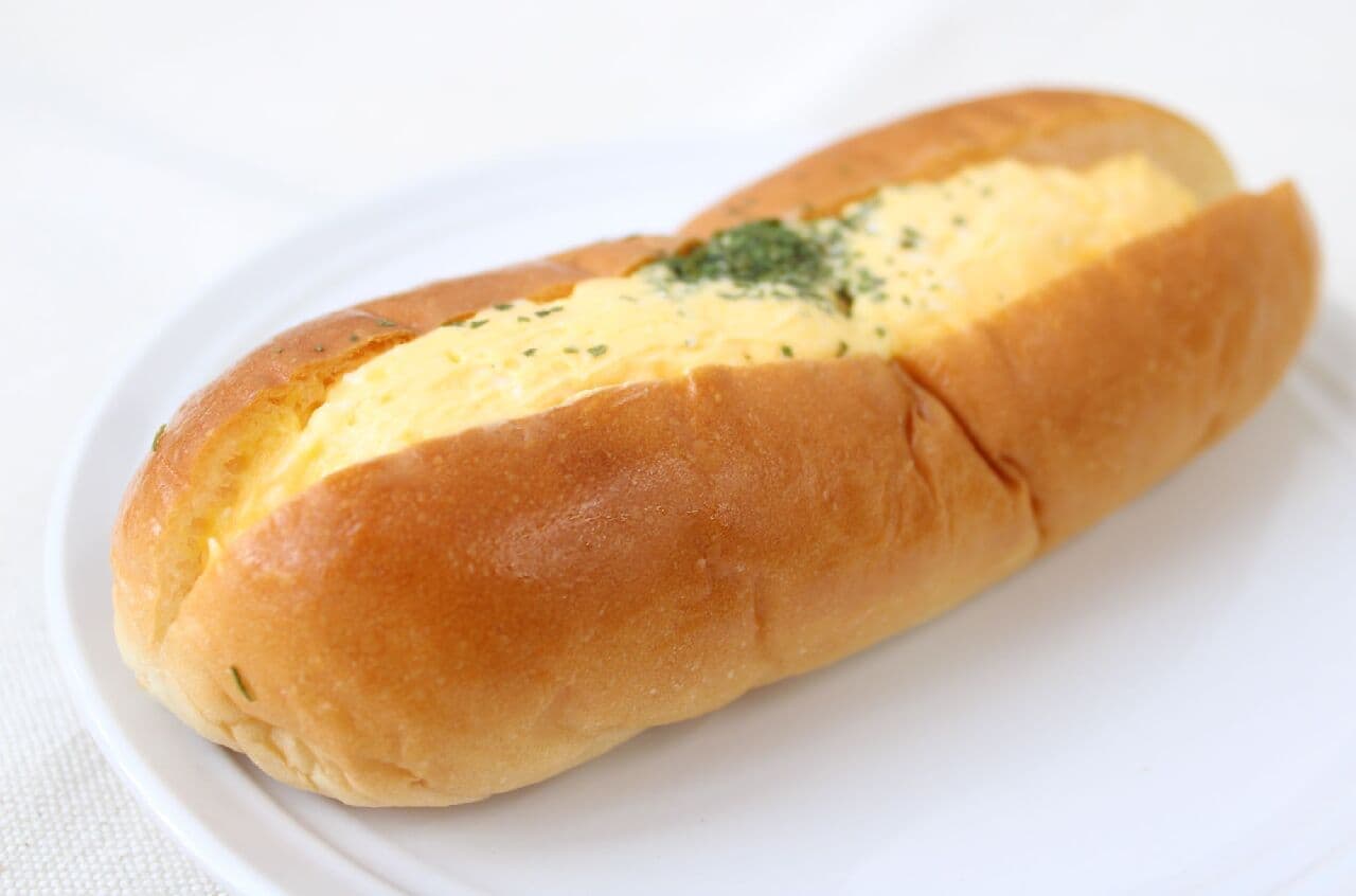 FamilyMart "Fresh Coppa Bread (Egg)