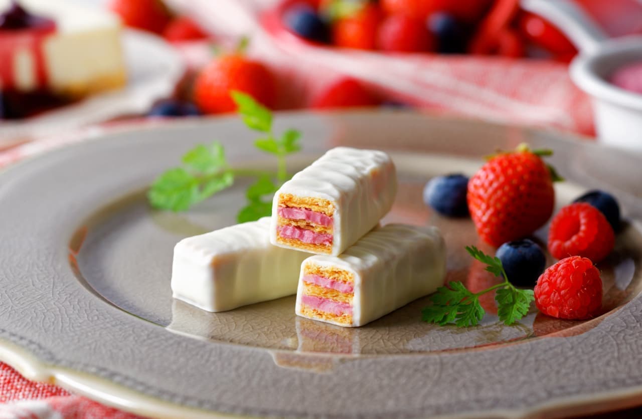 Mifuyu 3 Kinds of Berries and Cheese" from Ishiya Confectionery