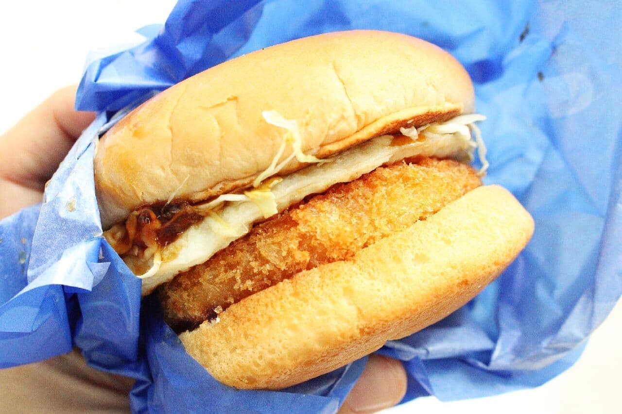 Lotteria "Hanjuku Tsukimi Japanese-style shrimp burger