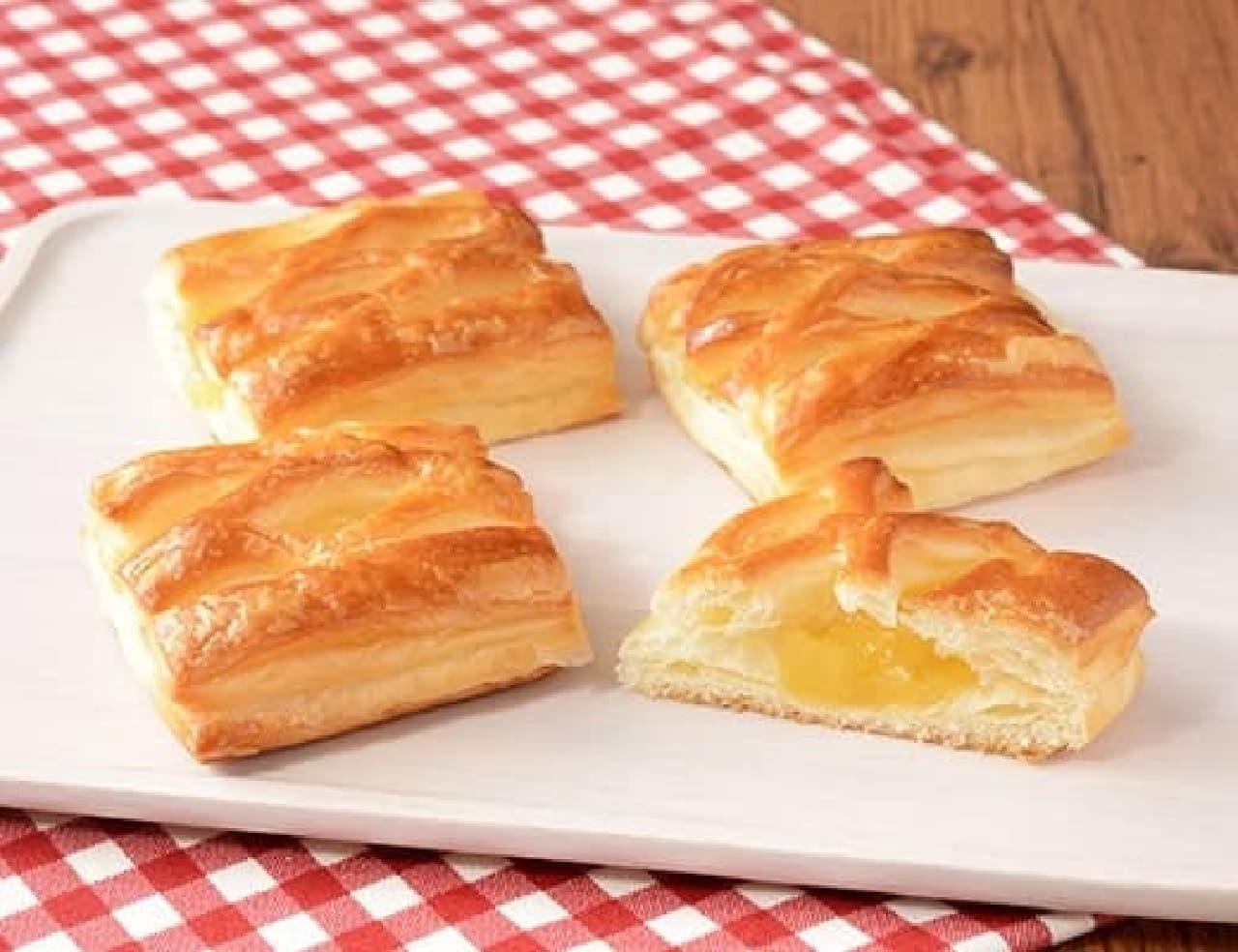 LAWSON "Danish with apple cubes, 4 pieces