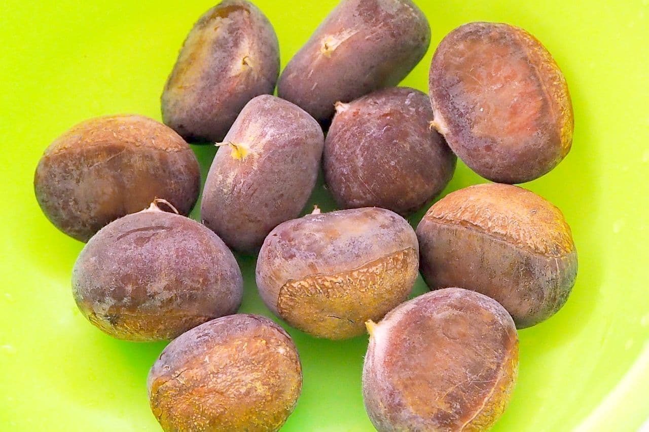 Easy way to peel chestnuts