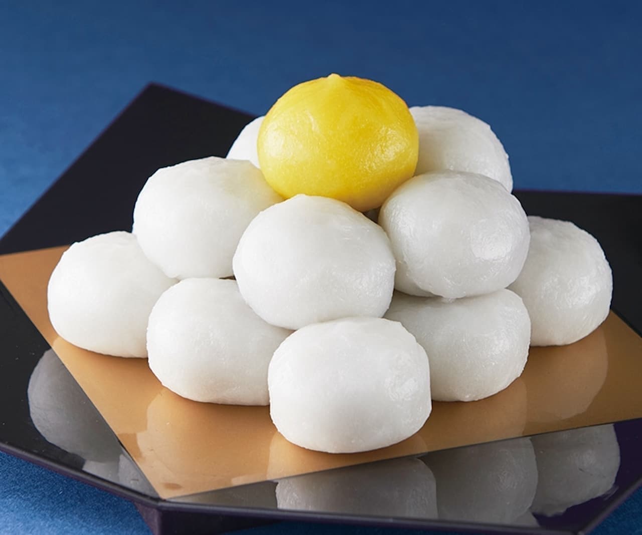 Shateraise "Tsukimi Dango 6 pieces in a box with yellow koshi-an (sweet bean paste)