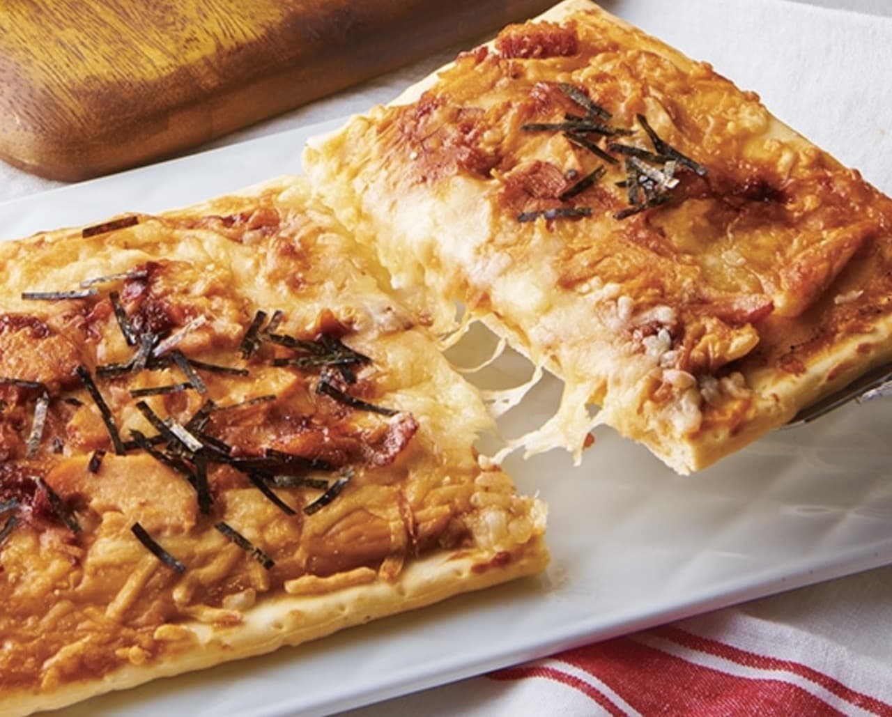Shateraise "Oven-ready Pizza with Teriyaki Mayo Chicken".