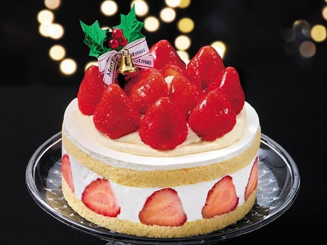 Fujiya "Luxurious Christmas Shortcake filled with Amaou Strawberries".