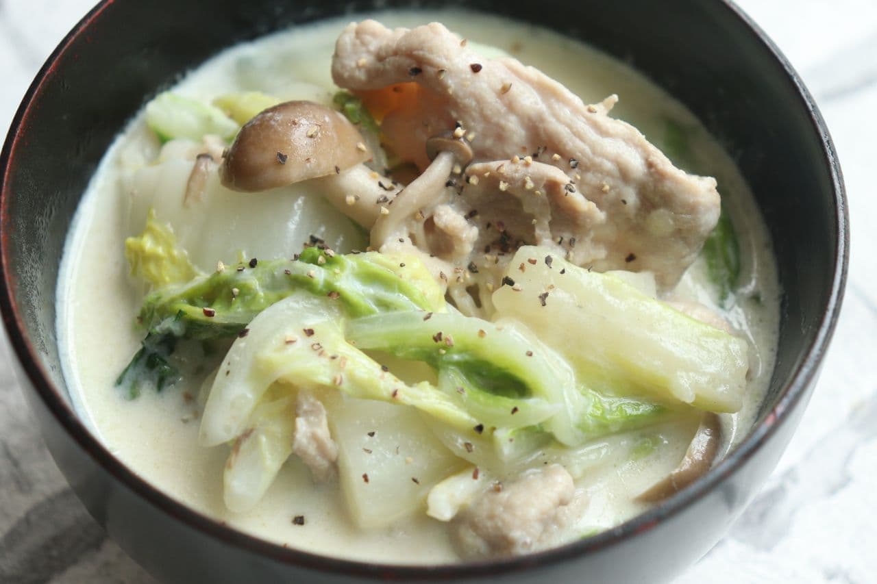 Shortcut recipe "Stewed pork and Chinese cabbage with cream