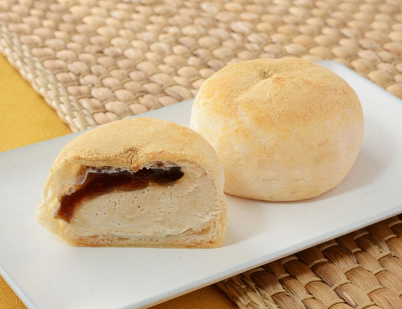 Lawson "Hobokurim - Almost Cream Puffs - (Kinako & Warabimochi)