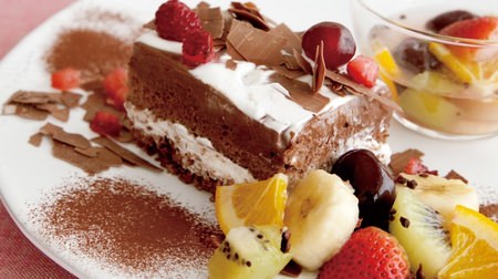 アフタヌーンティー・ティールームにバレンタイン新作「ウィンター フルーツチョコレートケーキ」 -- ひんやりチョコケーキに、温かいフルーツシロップをとろり
