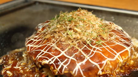 ふわとろ生地で熟成肉をサンド！銀だこのお好み焼き屋「囲Kakomu」のお好み焼きは新感覚